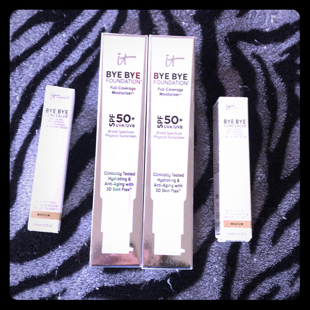 Brand new!! It cosmetics makeup!